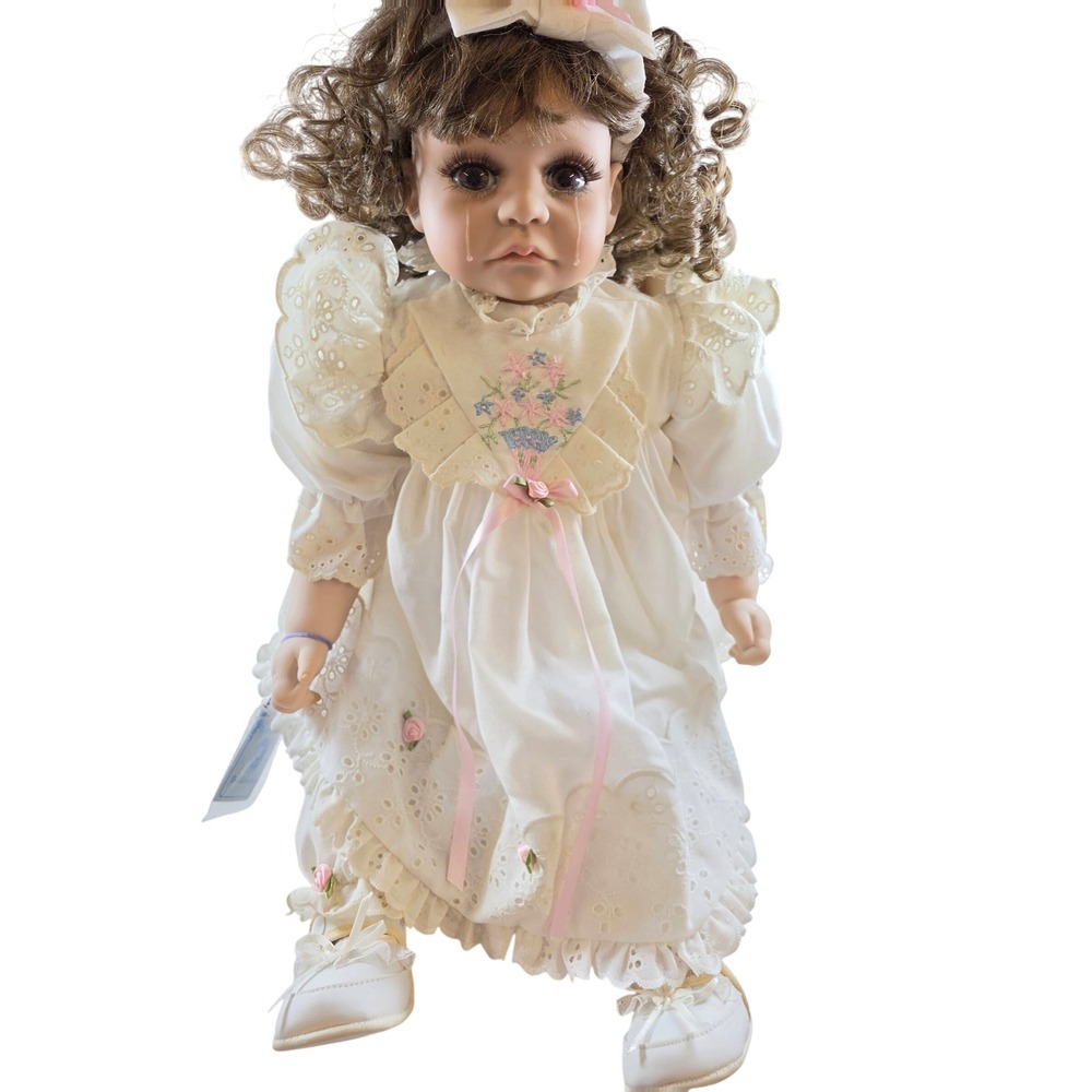 Lloyd Middleton Royal Vienna Collection Miranda Crying Porcelain Doll White Lace